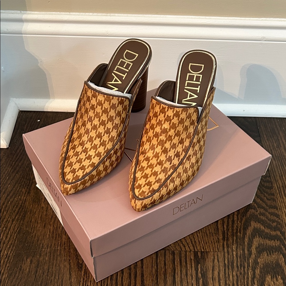 Deltan Houndstooth Mules